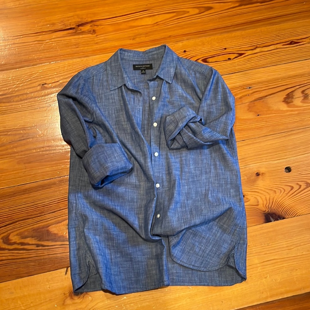 Beautiful banana republic button up